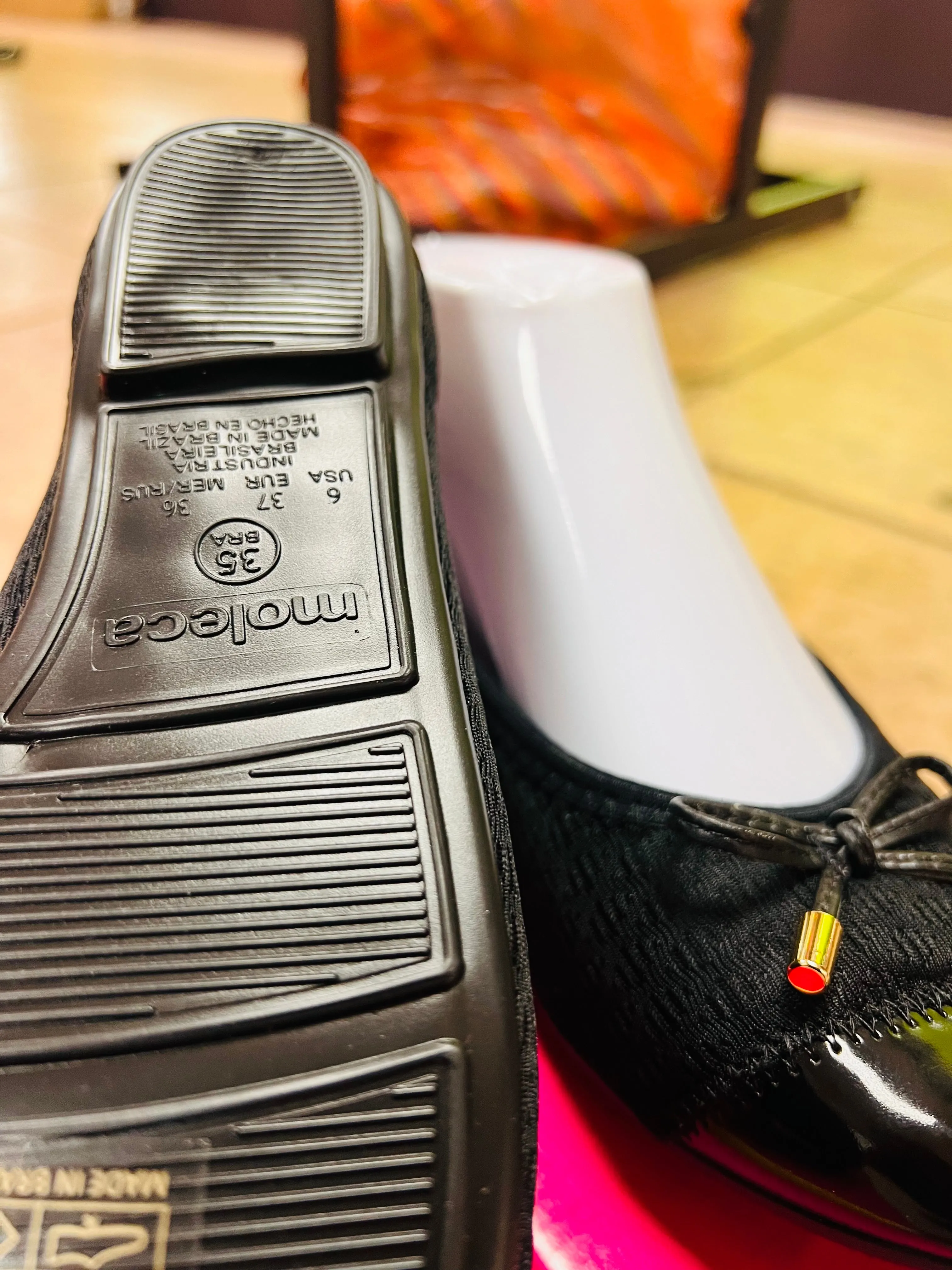 Moleca Chic Black Comfort Ballet Flats with Golden Charm