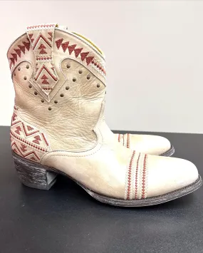 OLD GRINGO YIPPEE KI KAY 8" DISTRESSED EMBROIDERED LEATHER BOOTS
