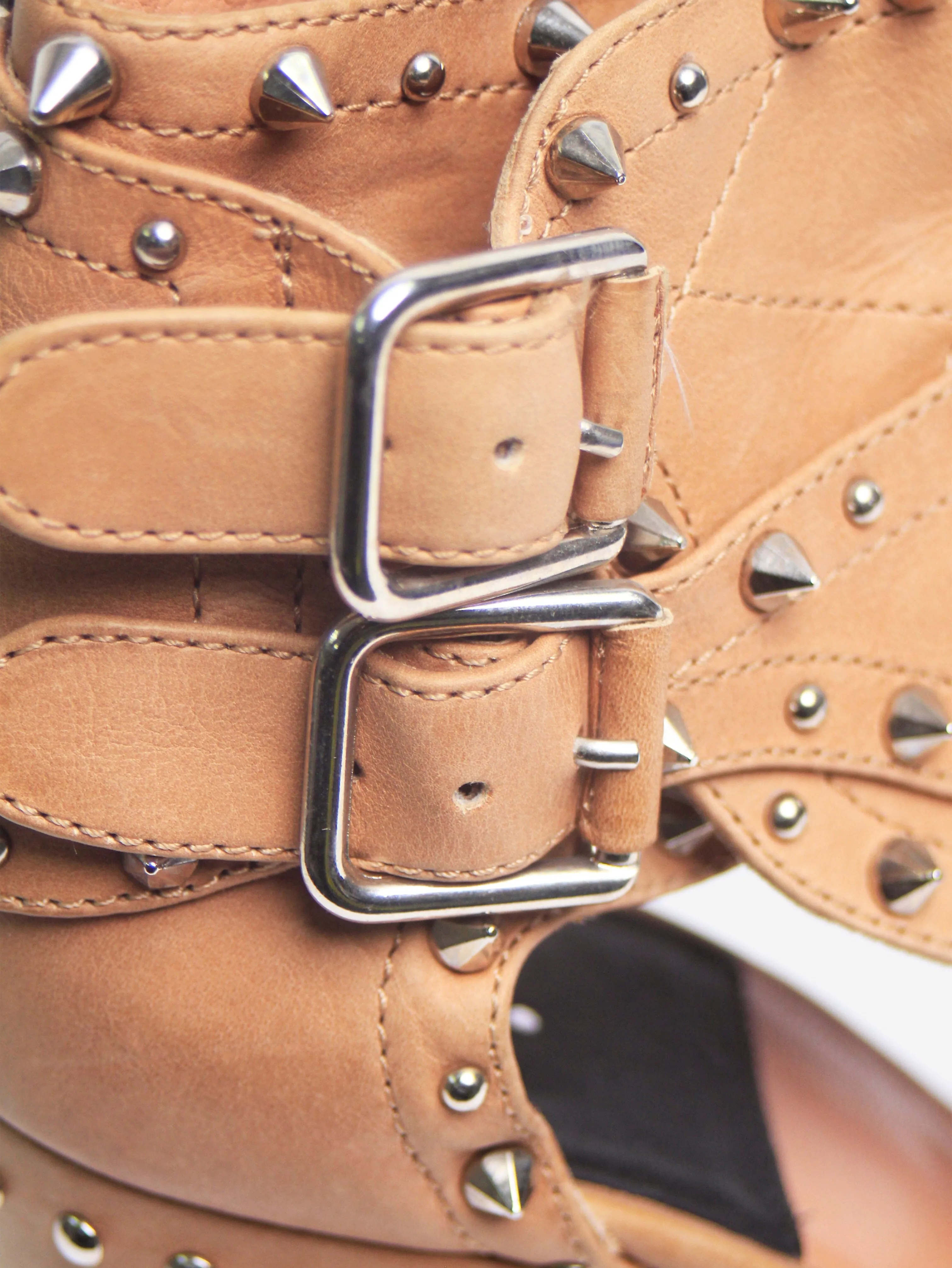 Sand studded cut-out boots - size EU 38